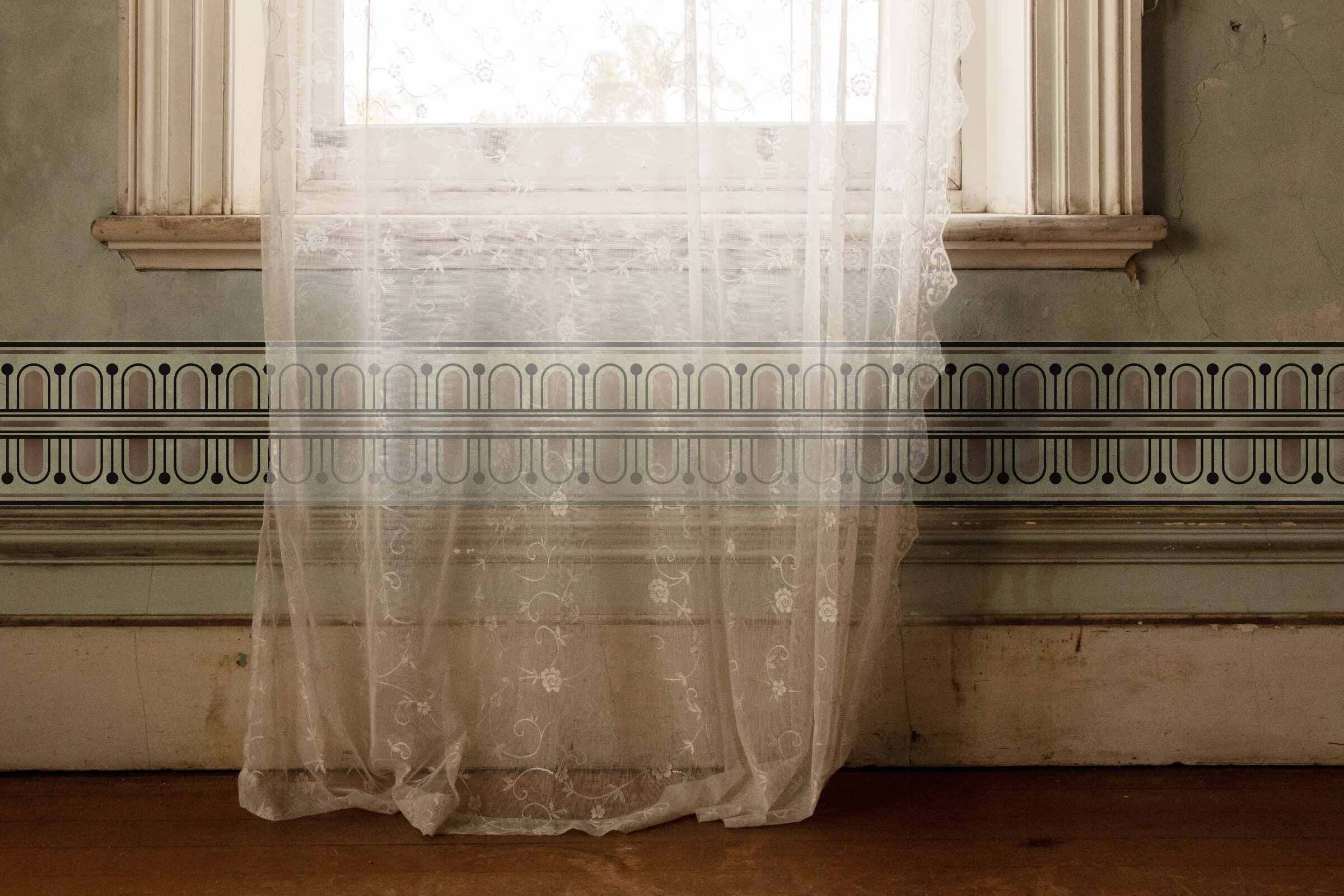LALIQUE - L'OR - GOLD METALLIC BORDER